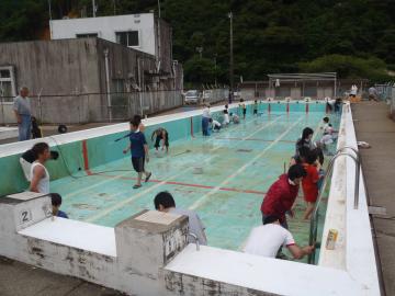 どんどんキレイになるプール